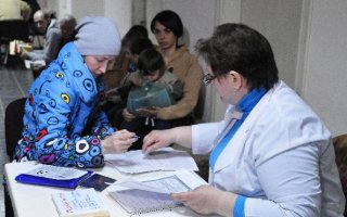 Для переселенцев из Крыма медики организовали социальную акцию