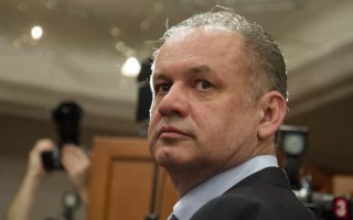 Президент Словакии передал гуманитарную помощь национальному институту рака