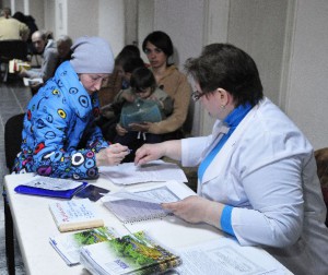 Для переселенцев из Крыма медики организовали социальную акцию